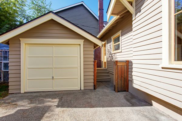 Garage Siding Replacement in Reston