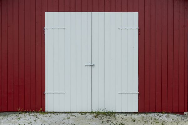 Pole Barn Siding Installation in Reston