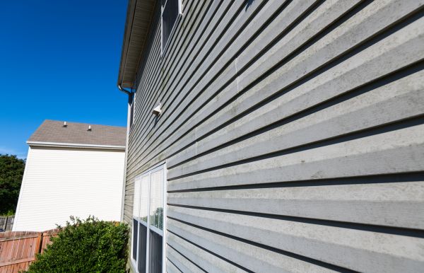 Cost of Vinyl Siding Panel Replacement in Reston